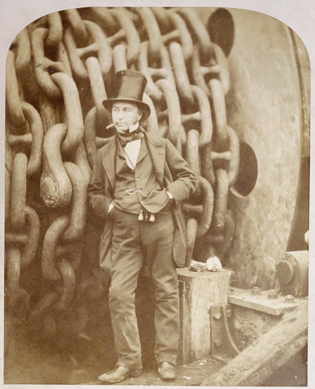 Isambard Kingdom Brunel Millwallissa nojaten ketjurumpua vasten, marraskuu 1857 tekijältä Robert Howlett