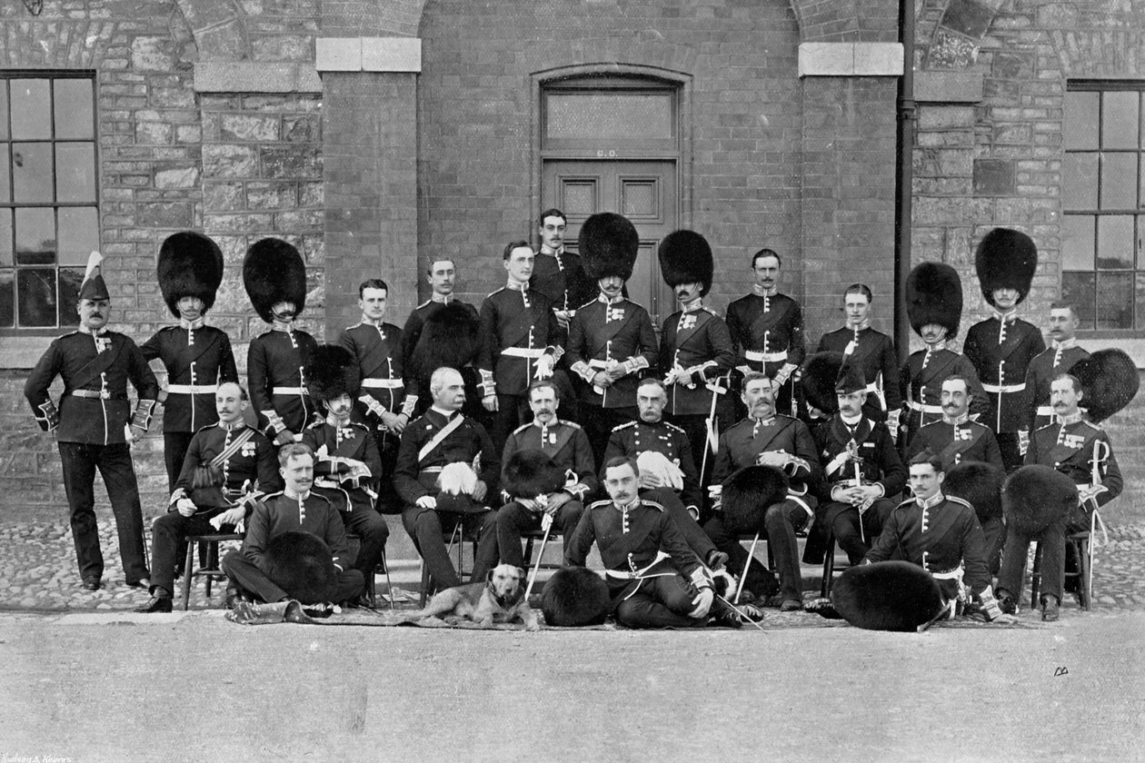 Tarkastusryhmä 1. Scots Guardista, 1896 tekijältä Robinson and Sons