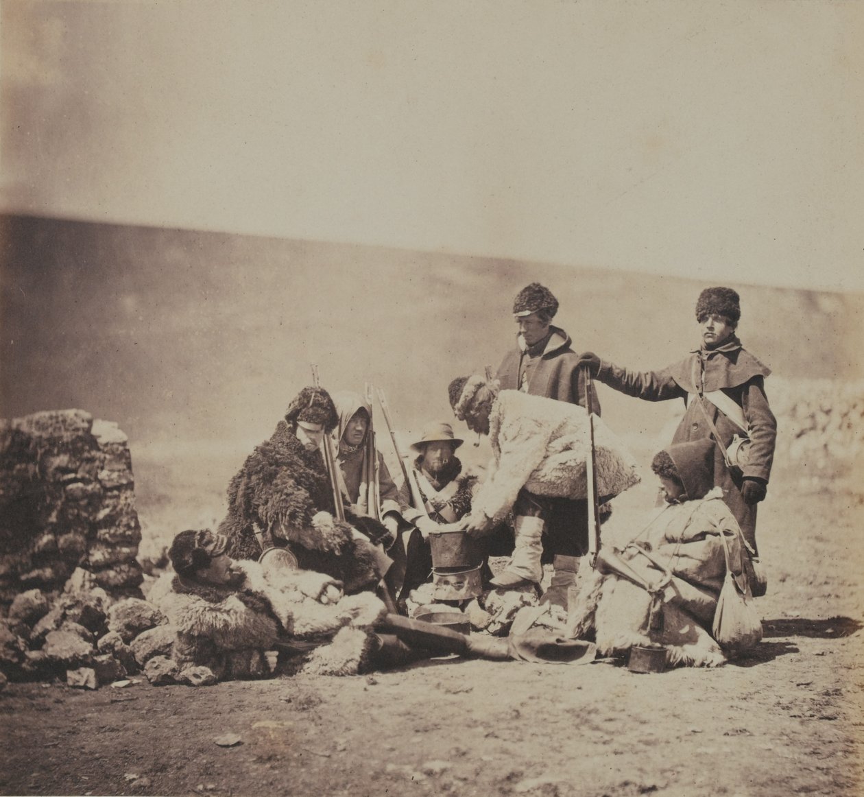 Ryhmä 47. (Lancashiren) jalkaväkirykmentistä, Krimin sotaan liittyvistä 52 valokuvasta koostuvasta albumista, 1855. tekijältä Roger Fenton