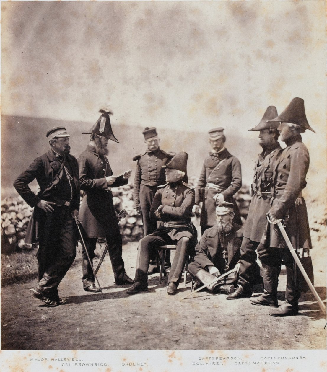 Kenraaliluutnantti Sir George Brown ja esikunta 52 valokuvan albumista, jotka liittyvät Krimin sotaan, 1855 tekijältä Roger Fenton