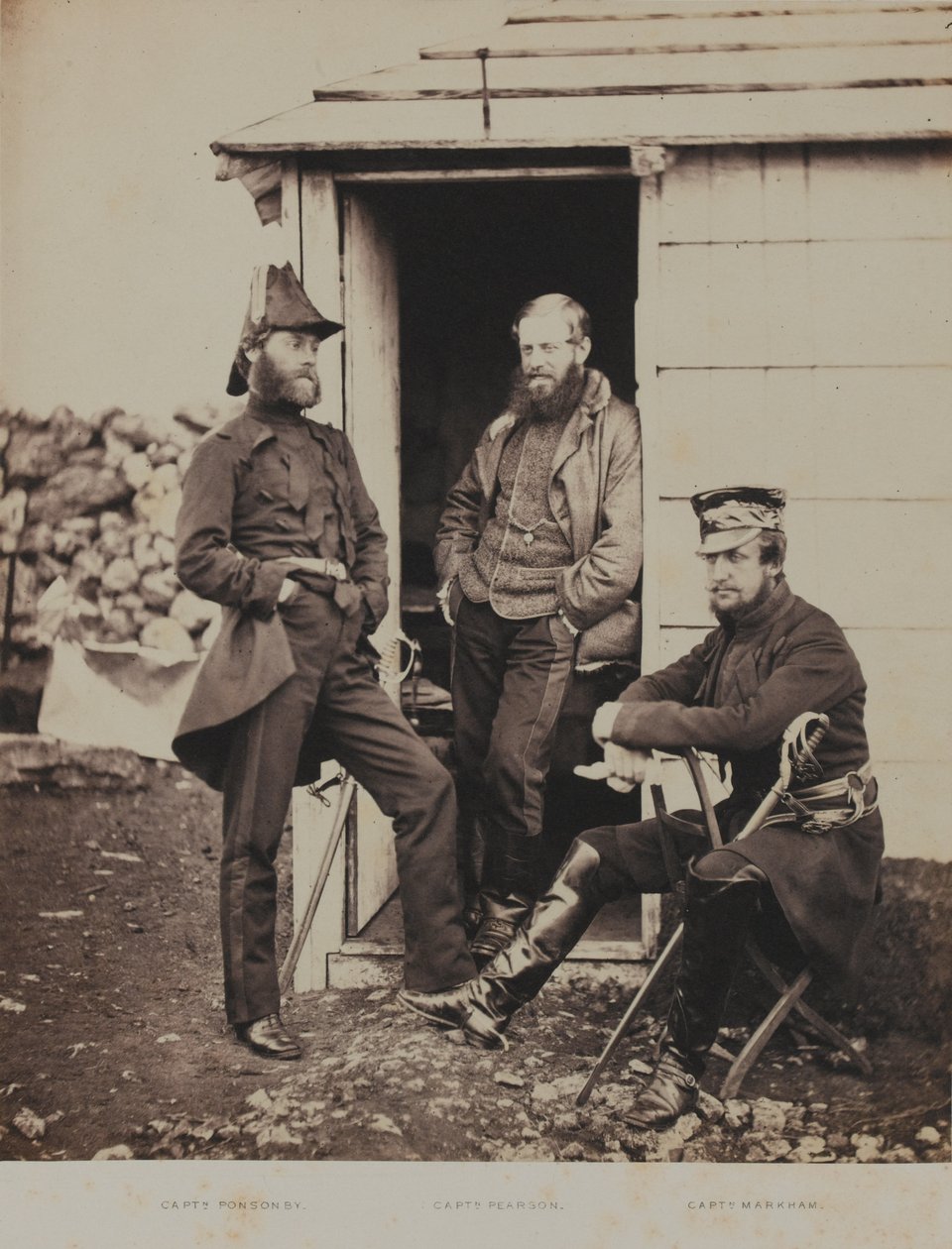 Kenraaliluutnantti Sir George Brownin esikunnan upseerit 52 valokuvan albumista, jotka liittyvät Krimin sotaan, 1855 tekijältä Roger Fenton