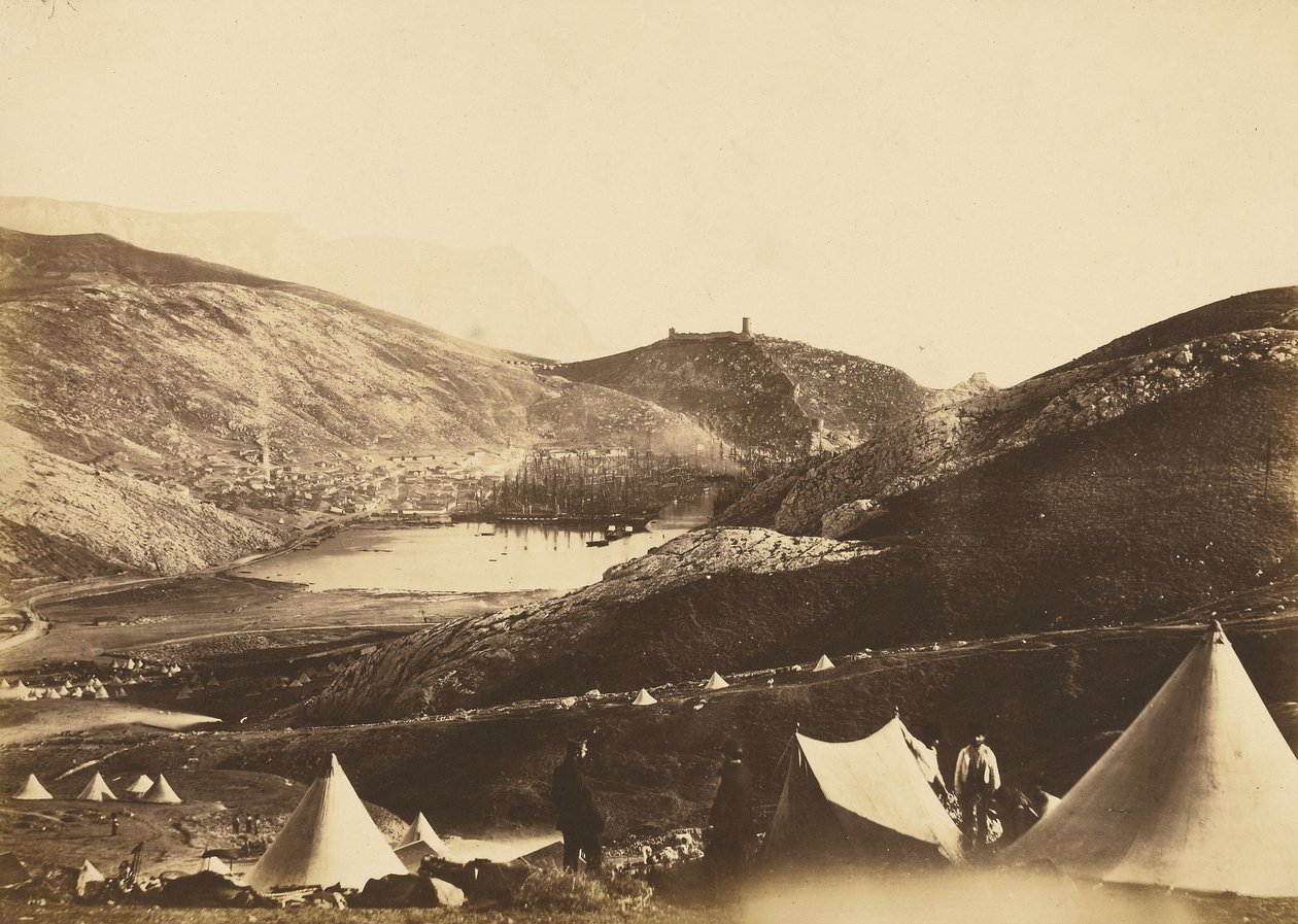Balaklava Guards Hilliltä nähtynä tekijältä Roger Fenton