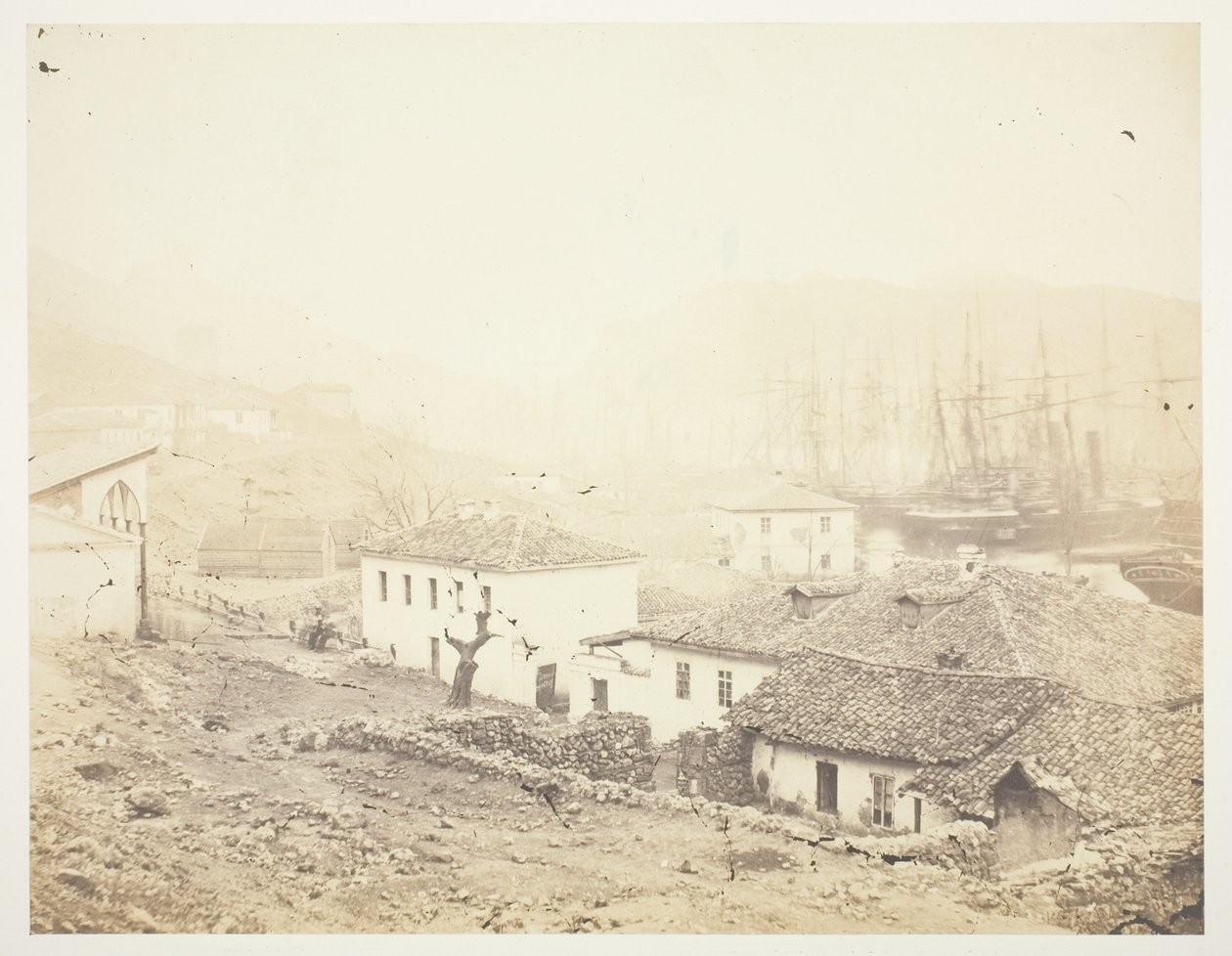 Balaklava katselee mereen päin tekijältä Roger Fenton