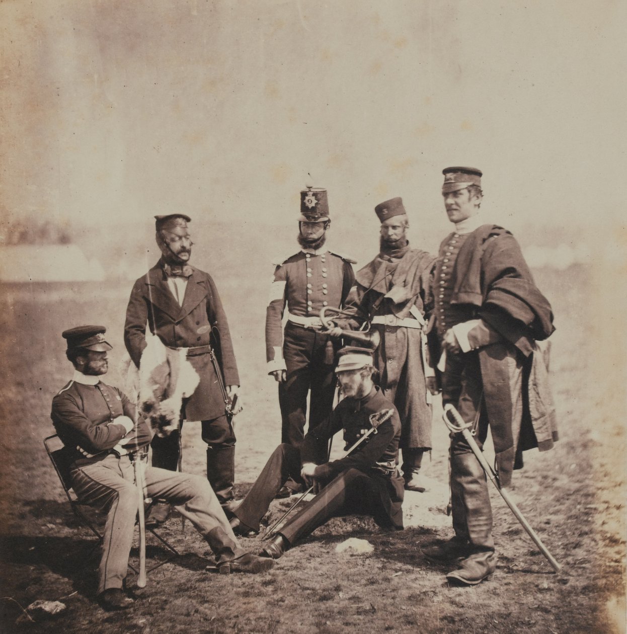 Prikaatikenraali Charles Thomas Van Straubenzee (1812-92) ja Buffs-upseerit 52 valokuvan albumista, jotka liittyvät Krimin sotaan, 1855 tekijältä Roger Fenton