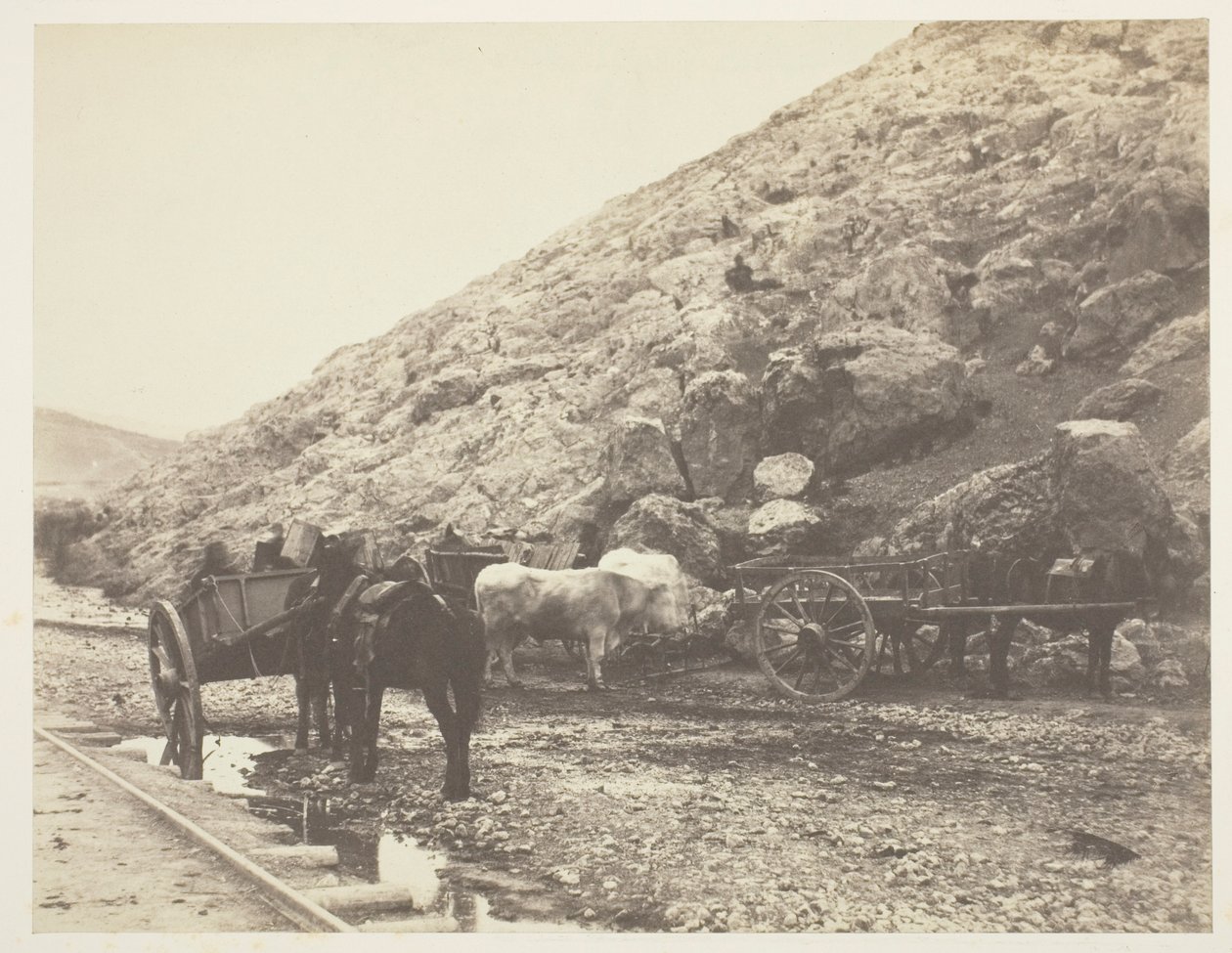 Karja ja kärryt, Balaklavasta lähdössä tekijältä Roger Fenton
