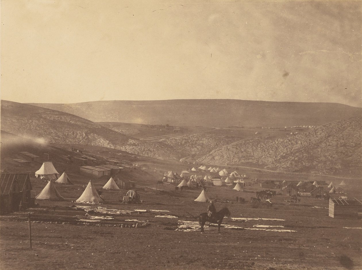 Ratsuväen leiri Balaklavassa, näkymä kohti Sevastopolin ylänköä tekijältä Roger Fenton