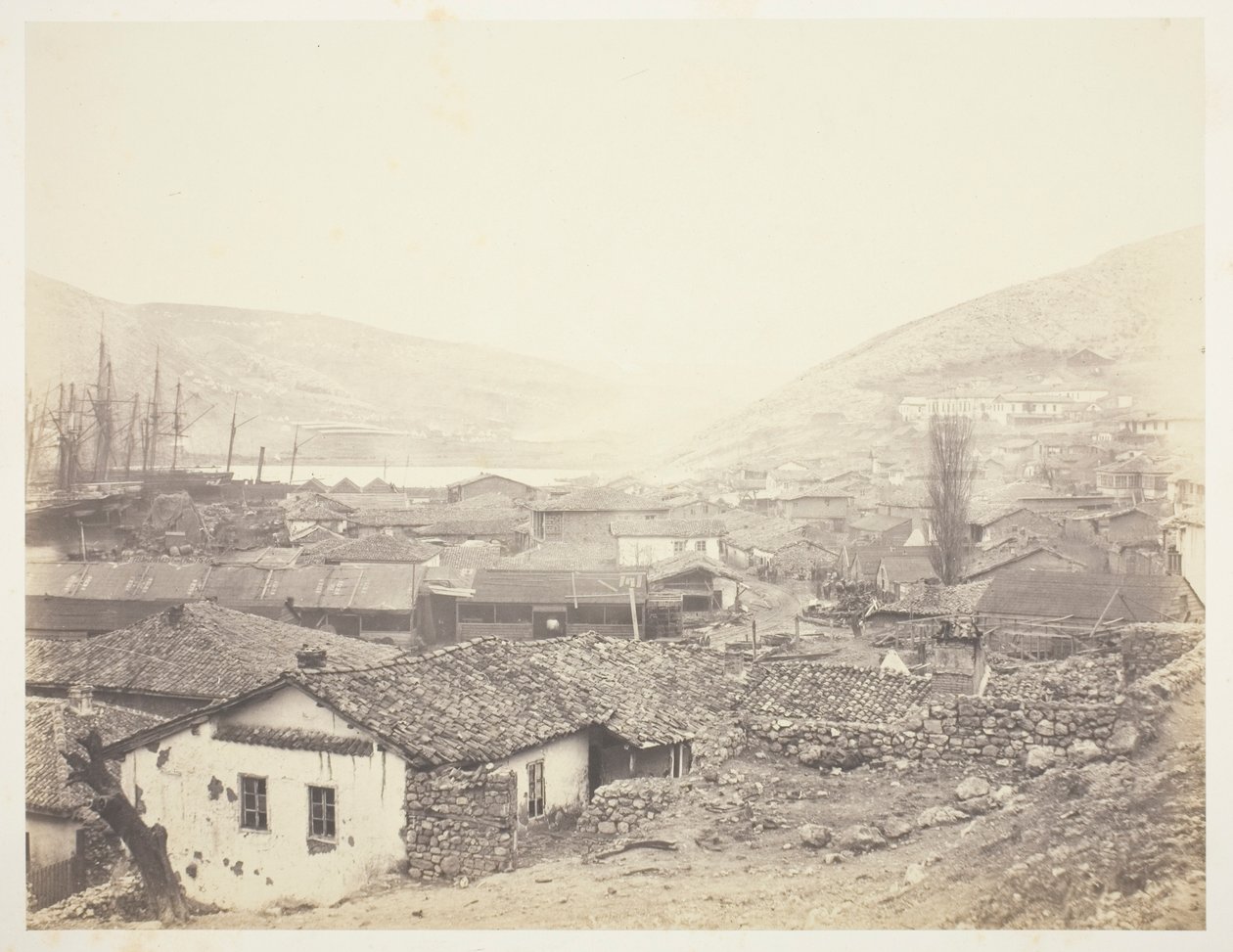Yleisnäkymä Balaklavasta tekijältä Roger Fenton