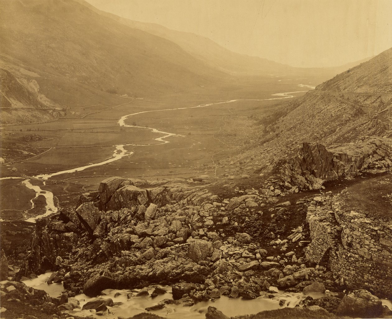 Glyn Francon Ogwenjärveltä nähtynä. tekijältä Roger Fenton