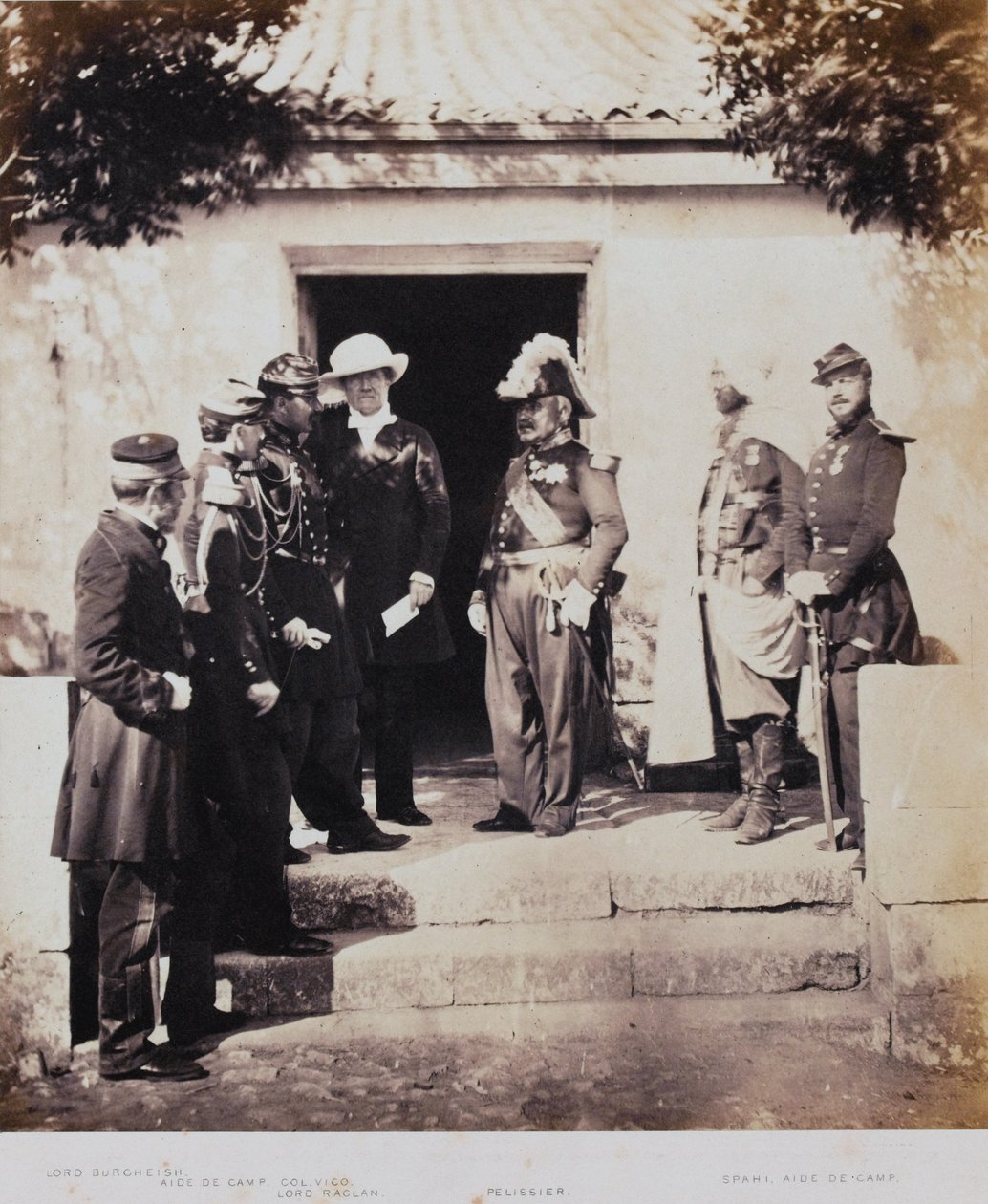 Ryhmä päämajassa, 52 valokuvan albumista, jotka liittyvät Krimin sotaan, 1855 tekijältä Roger Fenton