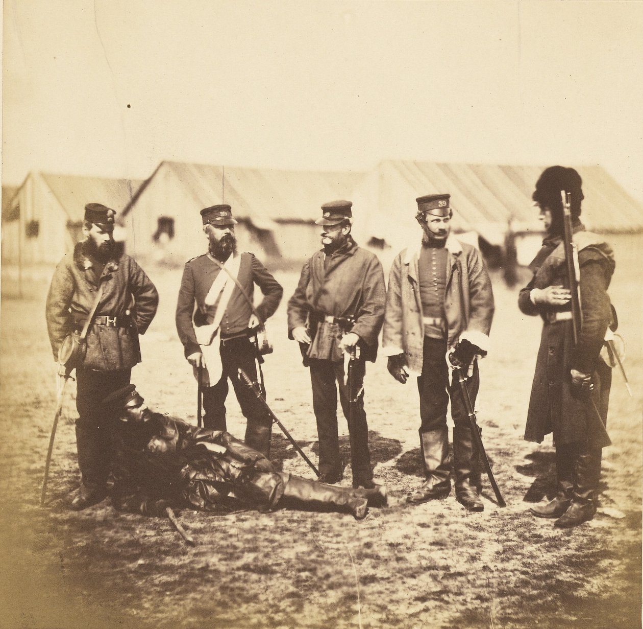 Everstiluutnantti Munro ja 39. rykmentin upseerit tekijältä Roger Fenton