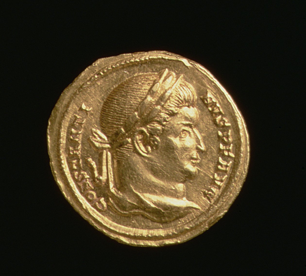 Aureus Konstantinus Suuresta (306-37 jKr) Rooman keisari, Trier Mint, 306-37 jKr (kääntöpuoli) (kulta) tekijältä Roman
