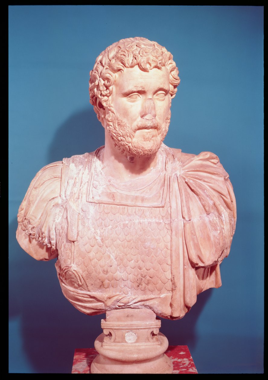 Keisari Antoninus Piuksen (86-161 jKr) rintakuva (marmori) tekijältä Roman
