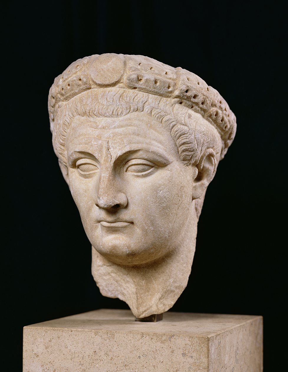 Keisari Claudiuksen rintakuva (10 eKr.-54 jKr.) Thassoksesta (marmori) tekijältä Roman