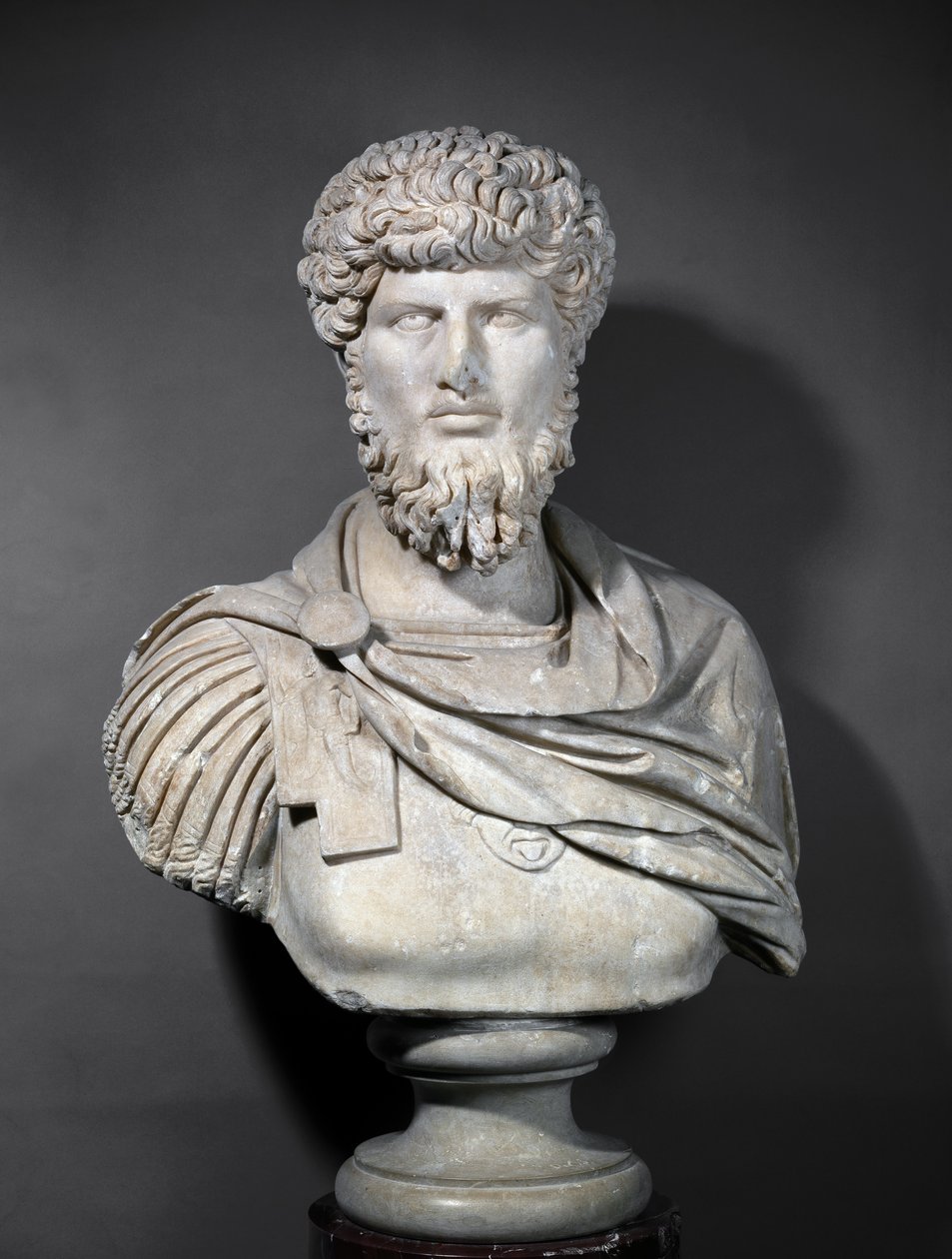 Keisari Lucius Veruksen (86-161) rintakuva (marmori) tekijältä Roman