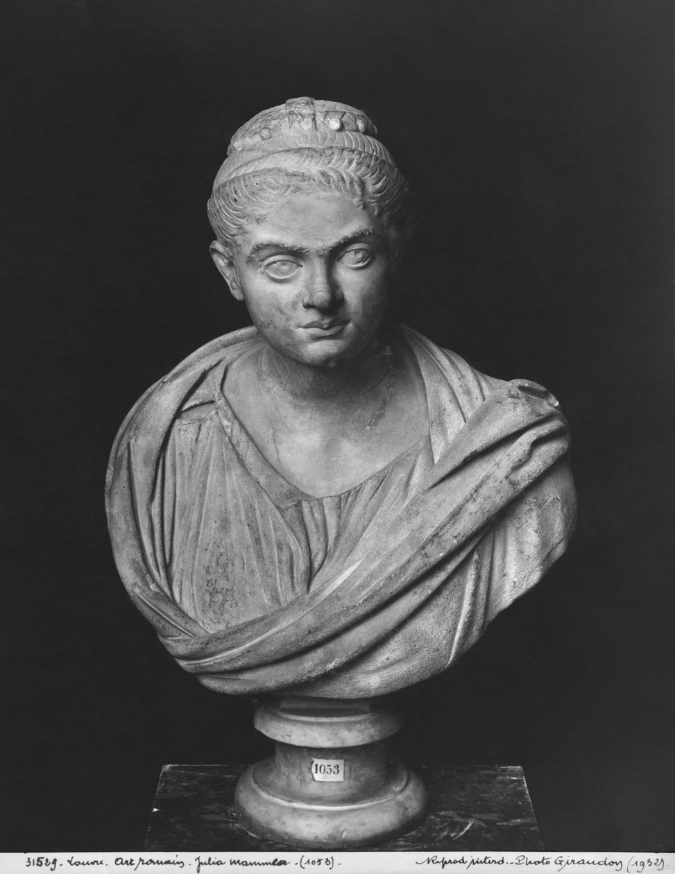 Keisari Severus Alexanderin (205-235 jKr) äidin Julia Mamaean (180-235 jKr) rintakuva n. 230 (marmori) tekijältä Roman