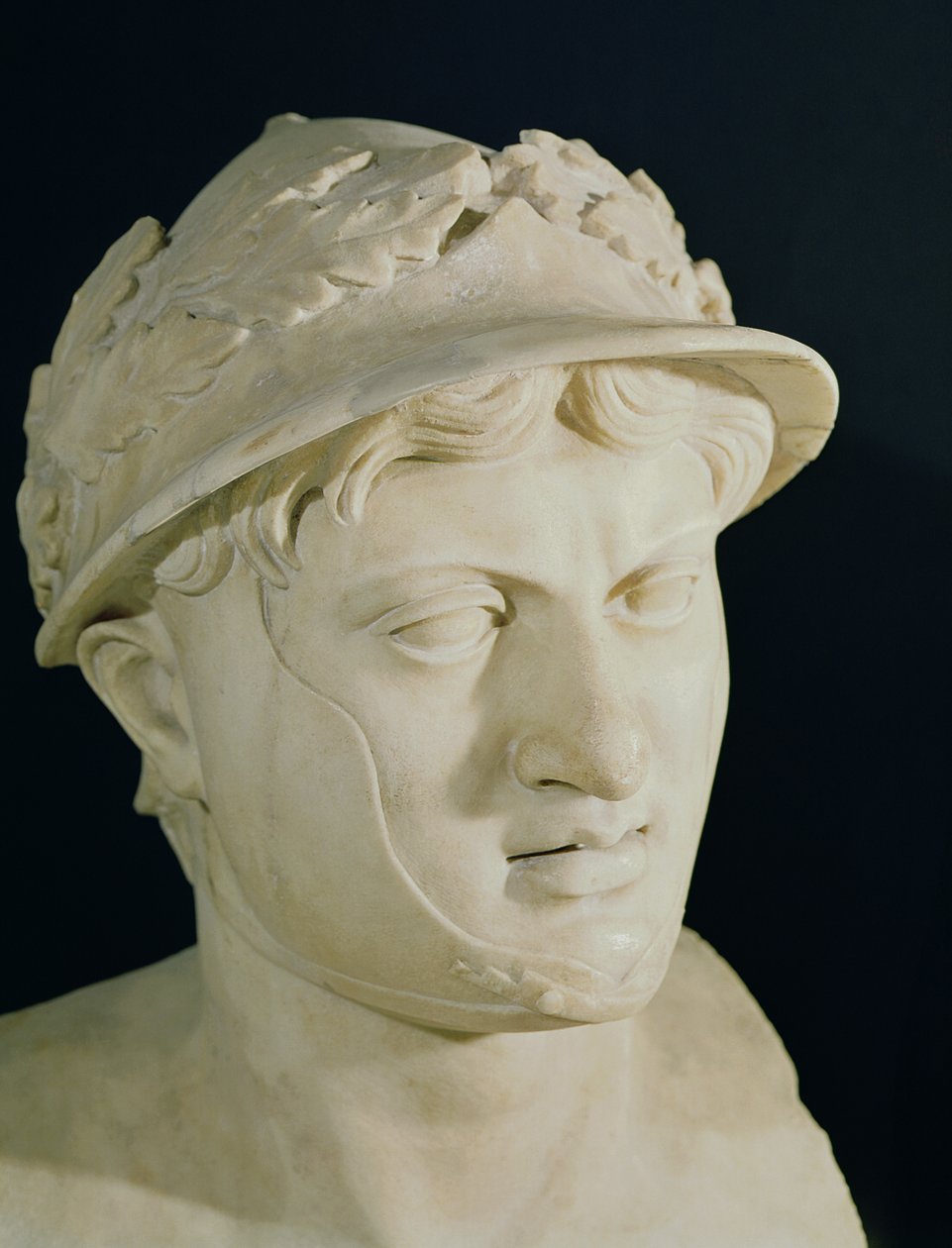 Pyrrhoksen rintakuva (312-272 eKr.) (marmori) (yksityiskohta) tekijältä Roman