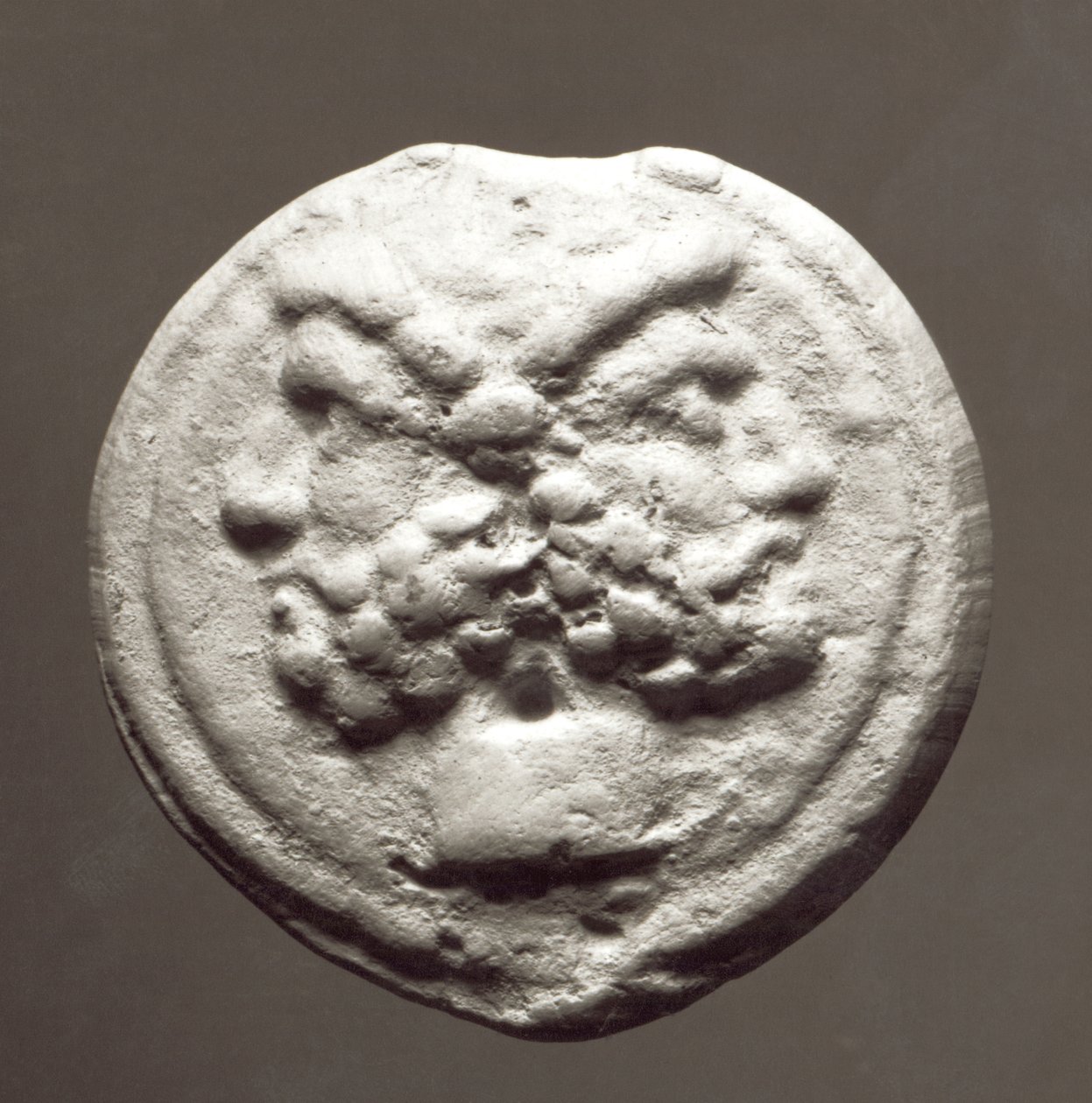 Kolikko, joka kuvaa Januksen jumalaa, 753 eKr.-476 jKr (metalli) tekijältä Roman