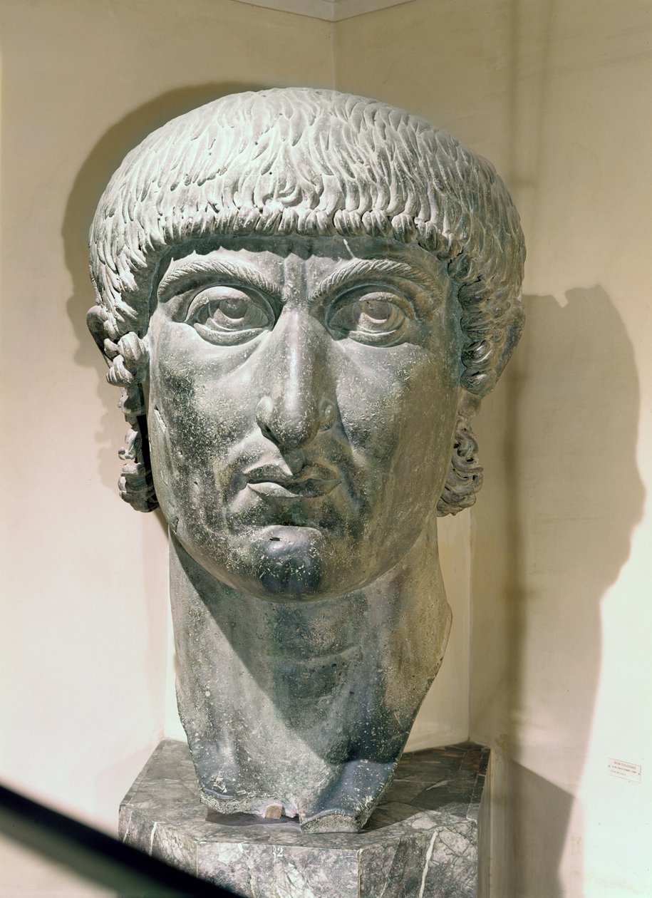 Keisari Konstantinus I:n jättiläismäinen pää tekijältä Roman