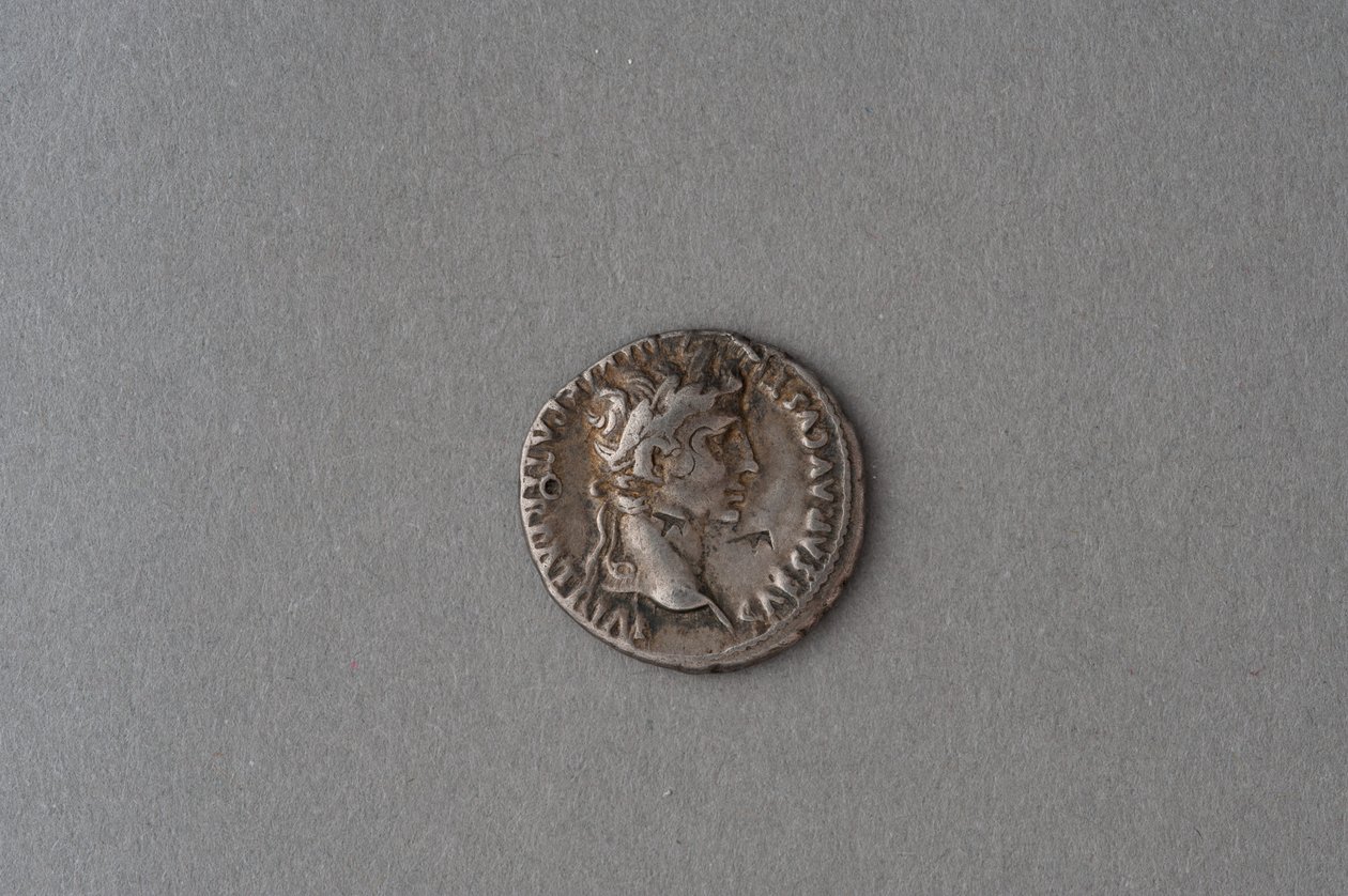Augustuksen denari (hopea) tekijältä Roman