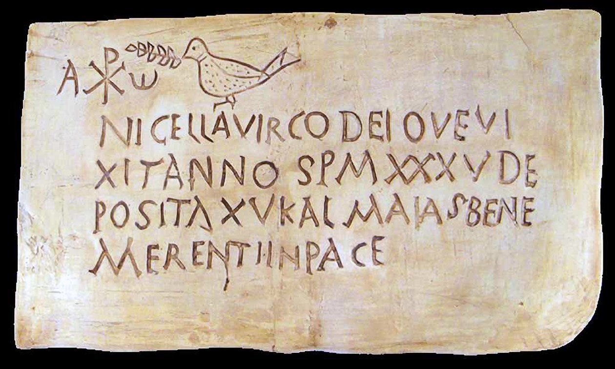 Rooman katakombien hautauskirjoitus varhaiskristillisillä symboleilla (kipsi) tekijältä Roman