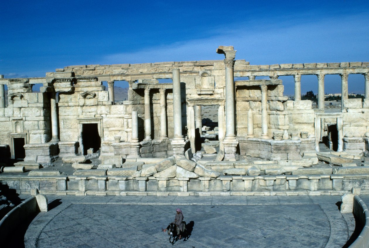 Teatterin sisätilat tekijältä Roman