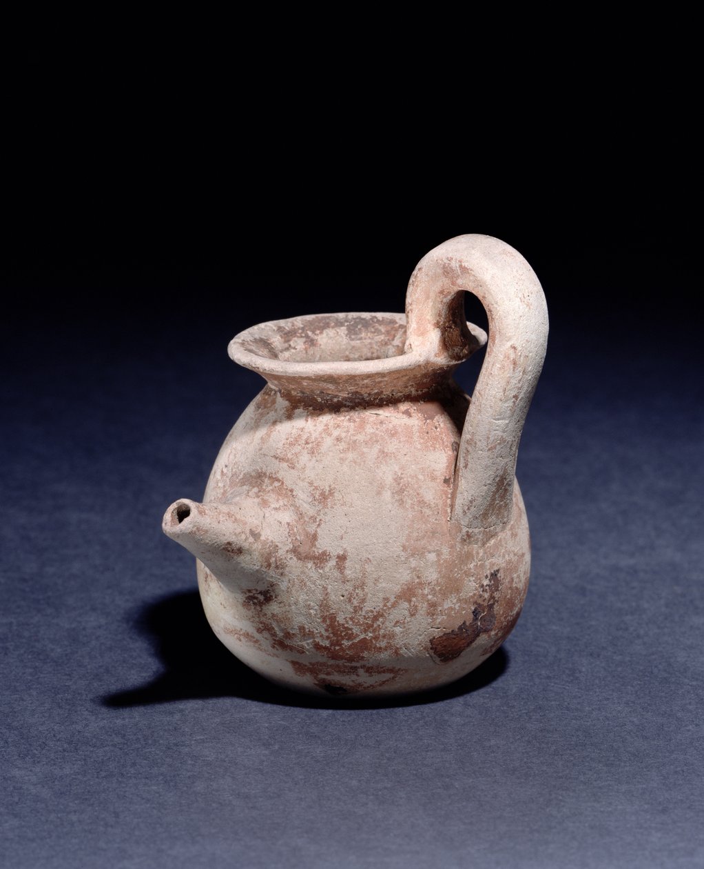 Lampun täyttökannu (keramiikka) tekijältä Roman