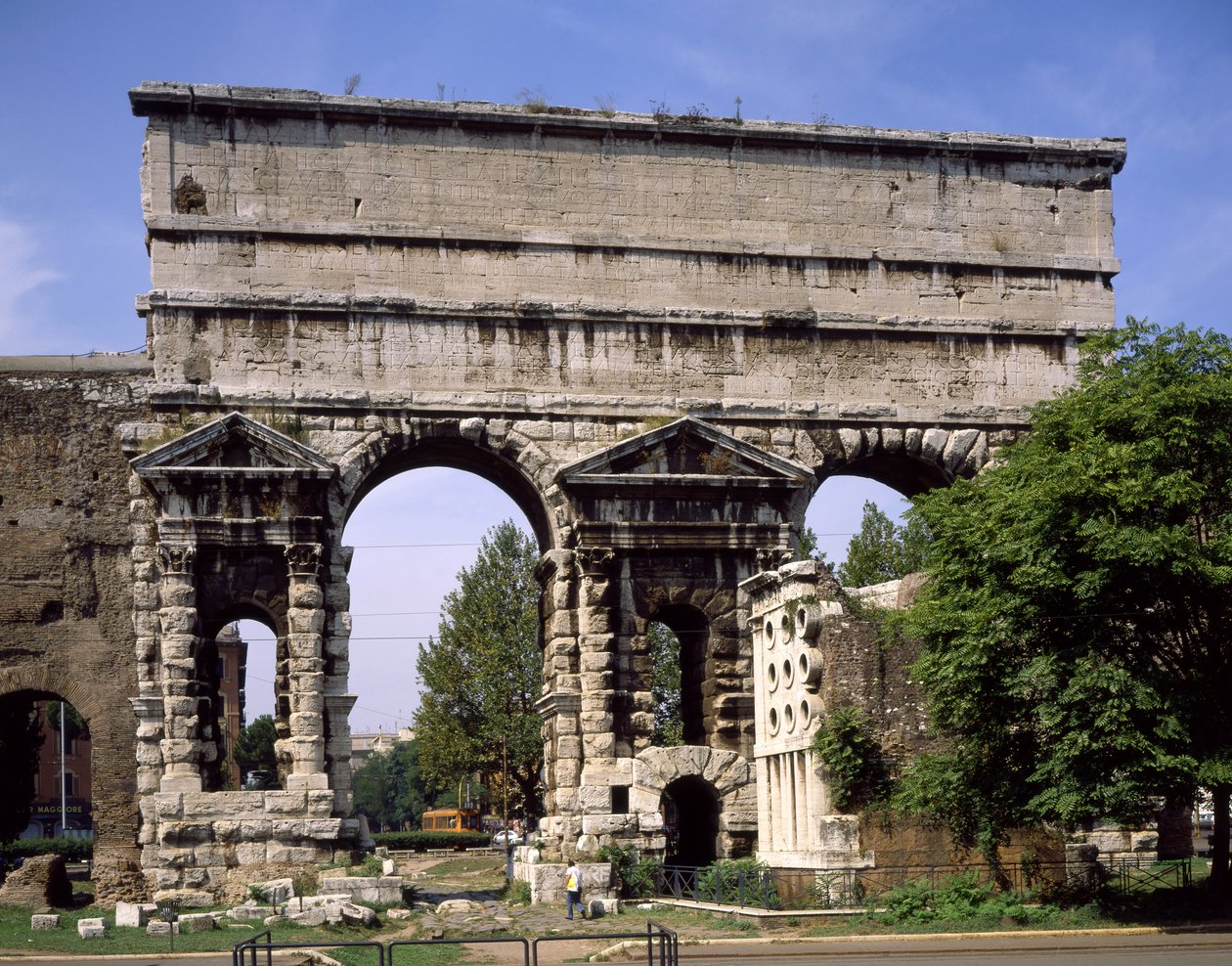 Porta Maggiore, jonka Claudius rakensi vuonna 52 jKr tekijältä Roman