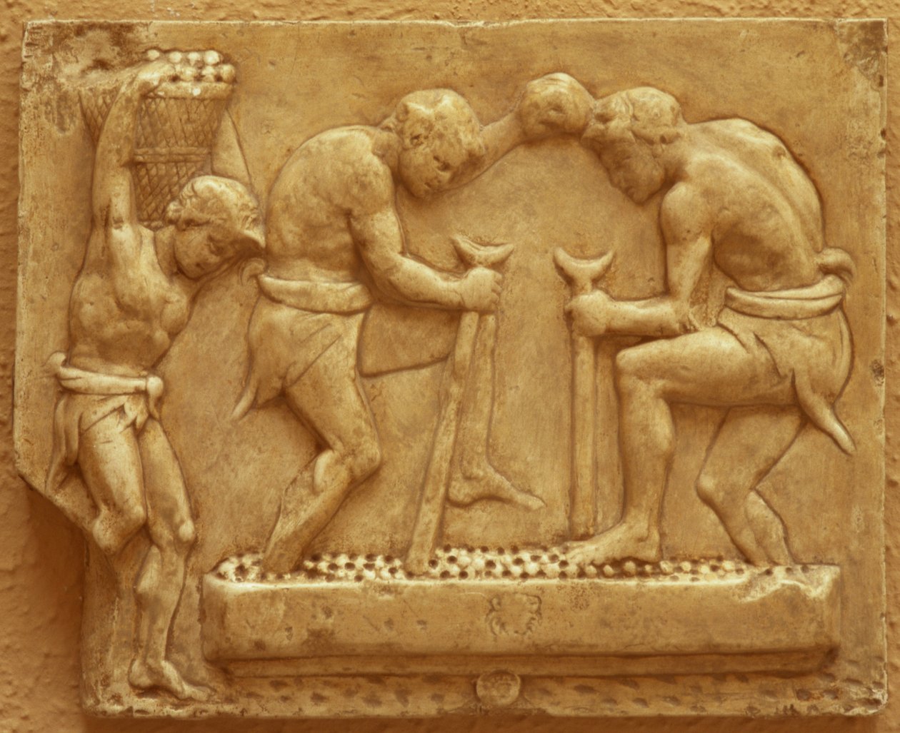 Rypäleiden puristaminen (marmori) tekijältä Roman