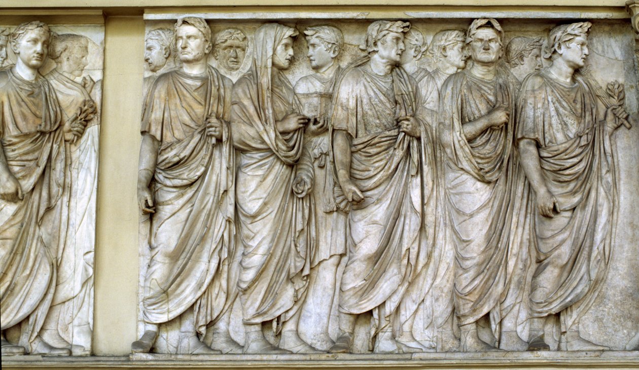 Kulkue, Ara Pacisin pohjoisseinä (marmori) tekijältä Roman