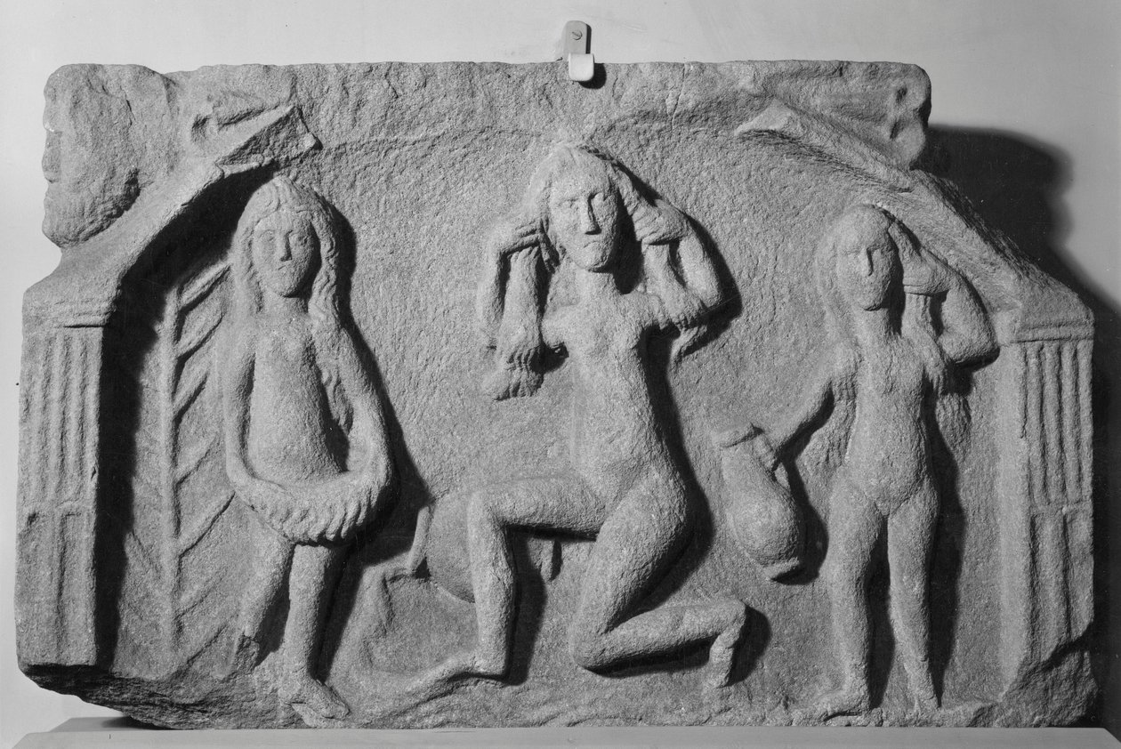 Reliefi Venuksesta ja kahdesta nymfistä tekijältä Roman