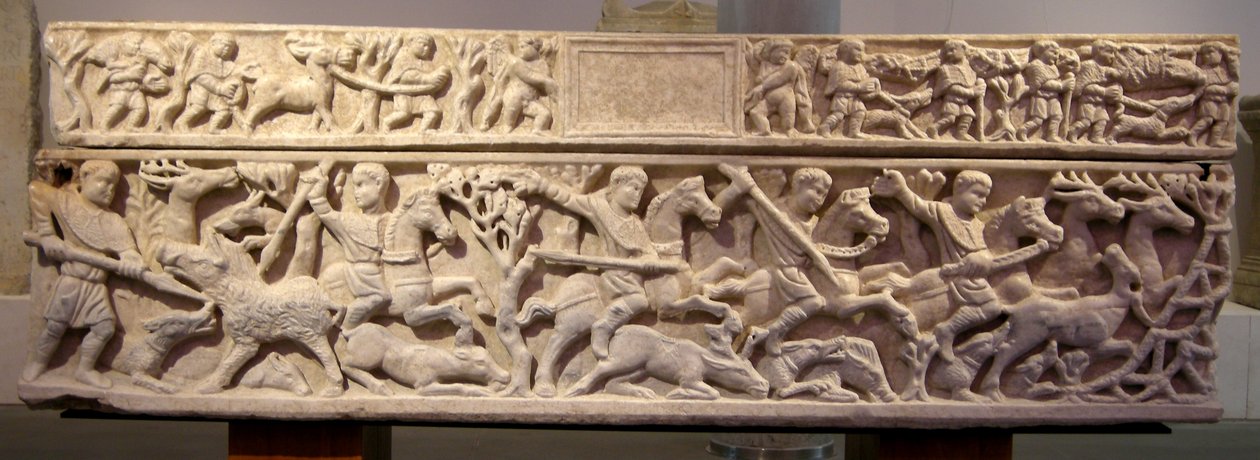 Sarkofagi, joka esittää metsästystä (marmori) tekijältä Roman