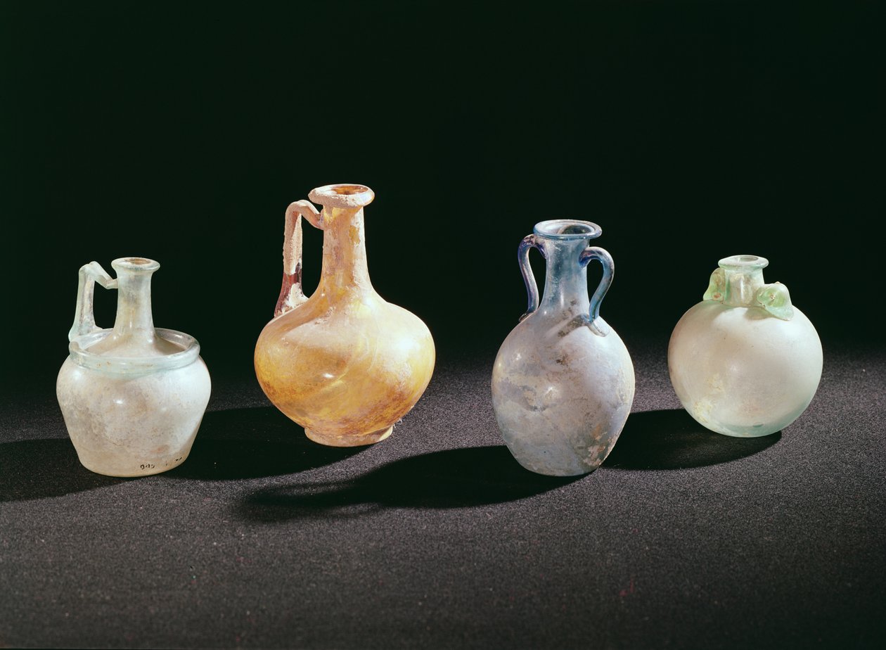 Valikoima maljakoita, 1.-2. vuosisadat (lasi) tekijältä Roman