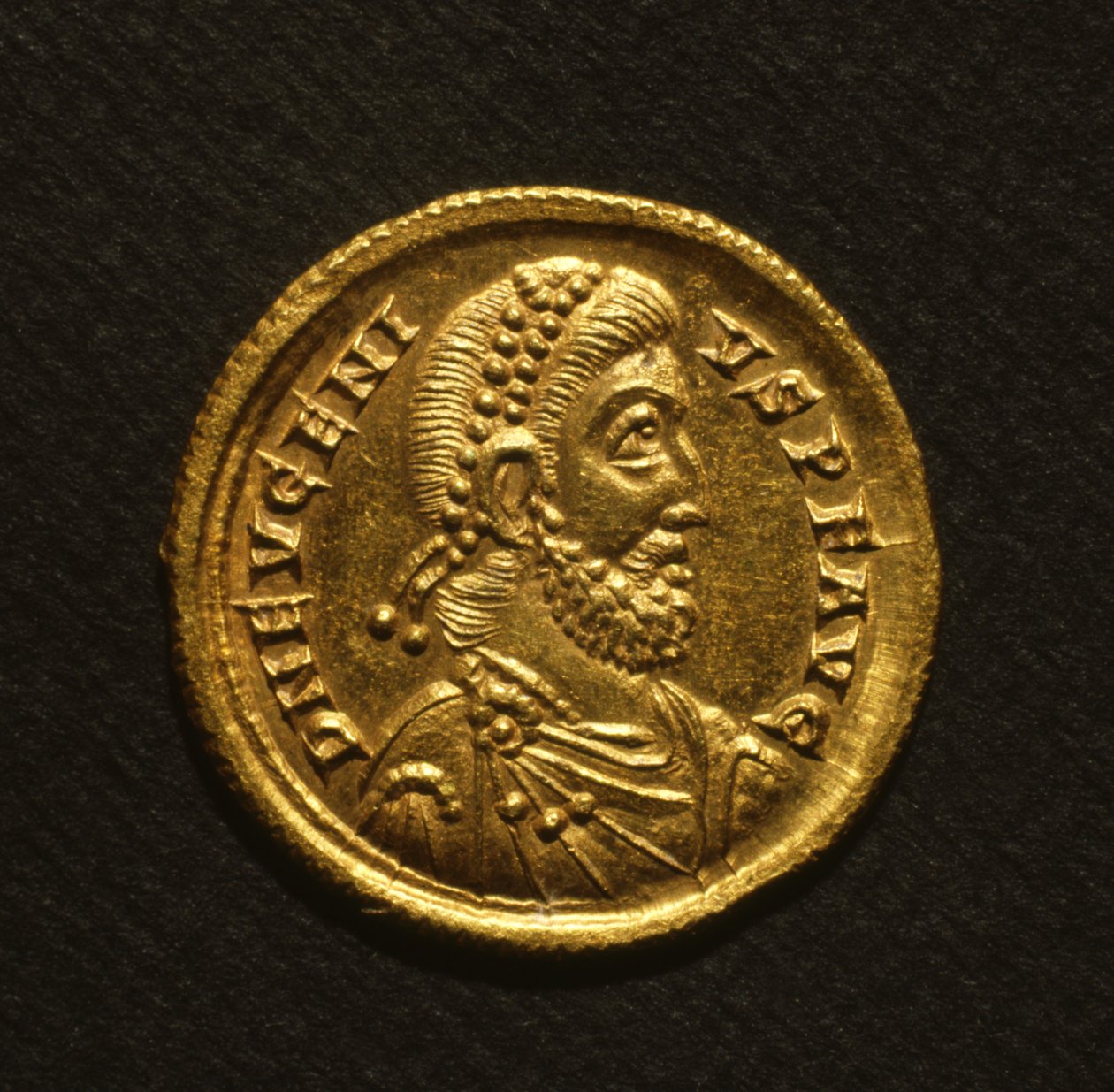 Eugeniuksen Solidus, 392-94 (kulta) tekijältä Roman