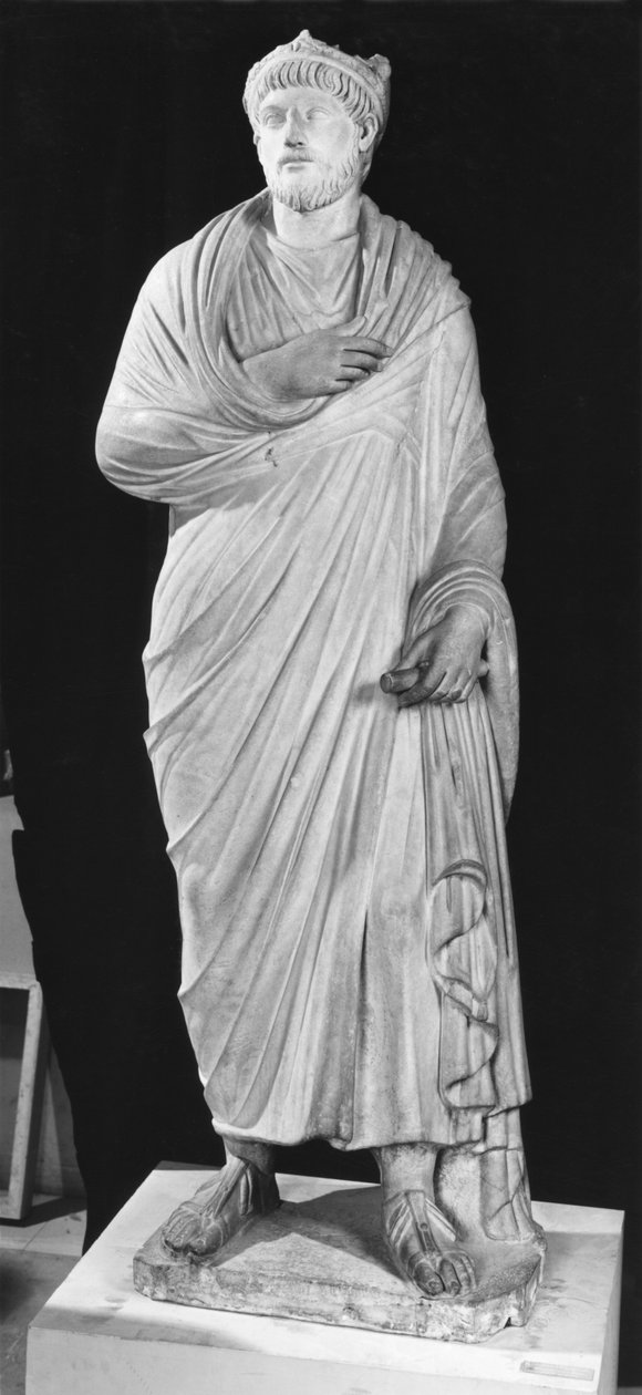 Julianus Luopio (331-363) patsas (marmori) tekijältä Roman