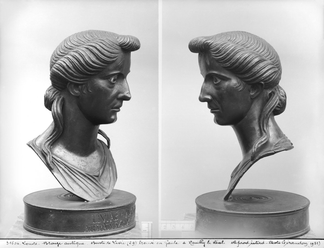 Kaksi näkymää Livian rintakuvasta (58 eKr.-29 jKr) (pronssi) tekijältä Roman