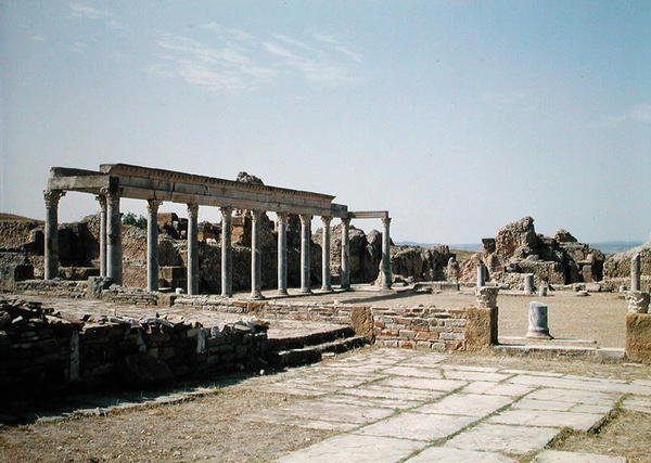 Näkymä Petronius Felixin vuonna 225 jKr rakentamasta Palaestra Petroniuksesta tekijältä Roman