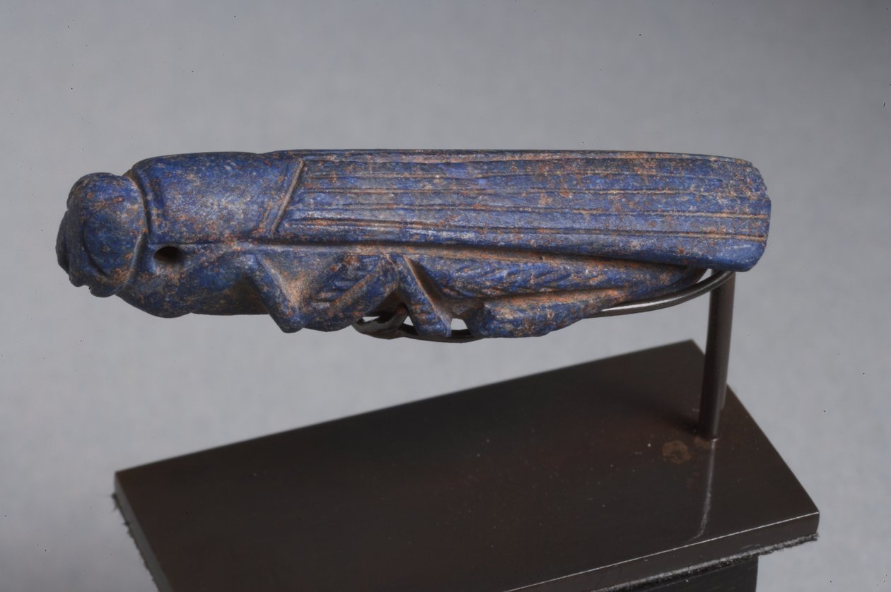 Lähi-idän heinäsirkan amuletti (lapis lazuli) tekijältä Roman Imperial Period
