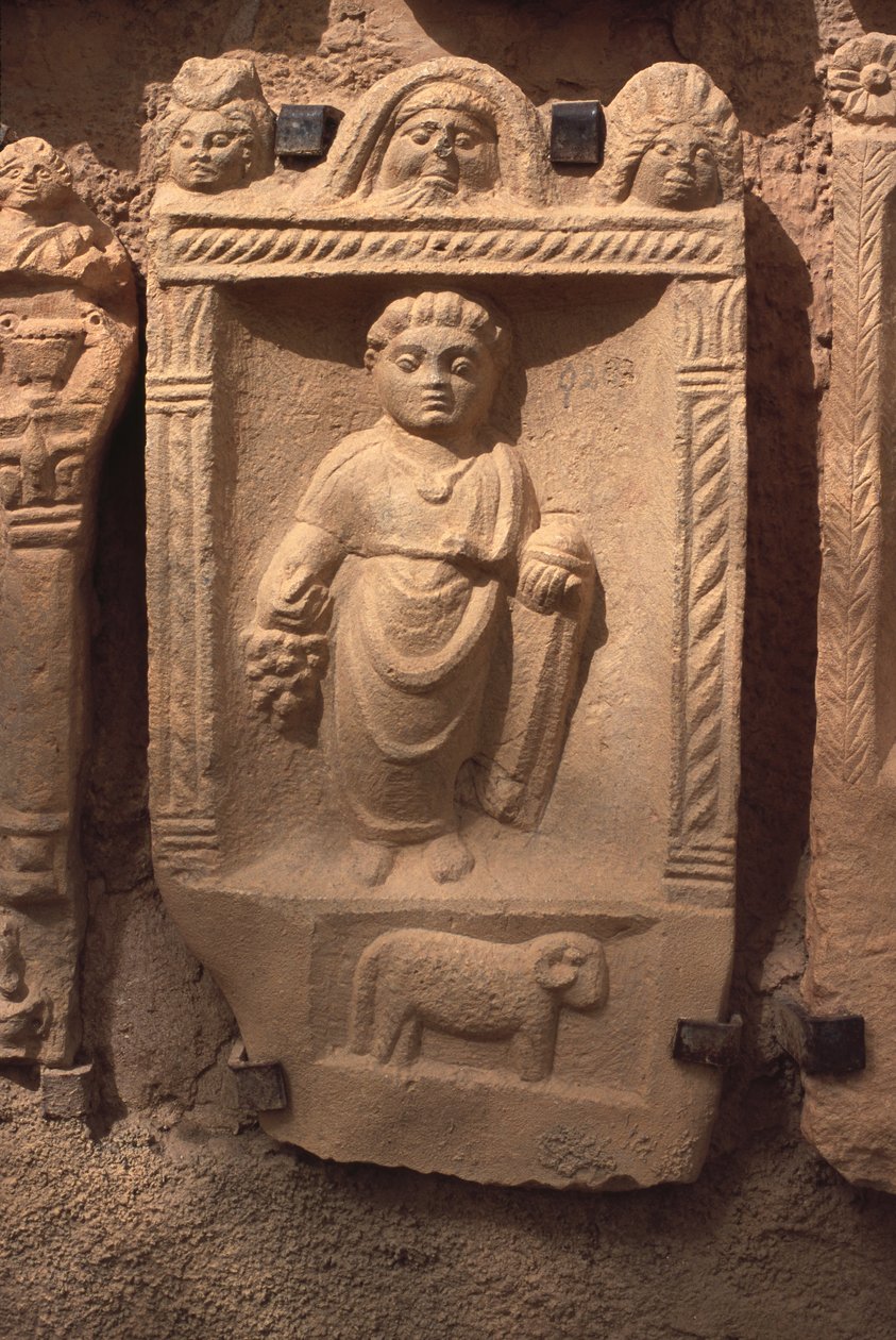 Stela ihmishahmolla tekijältä Roman Imperial Period