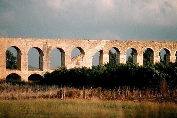 Akvedukti tekijältä Roman Roman