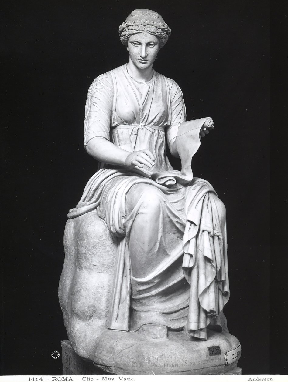 Clion patsas pitelee kirjakääröä (katso myös 161937) tekijältä Roman Roman