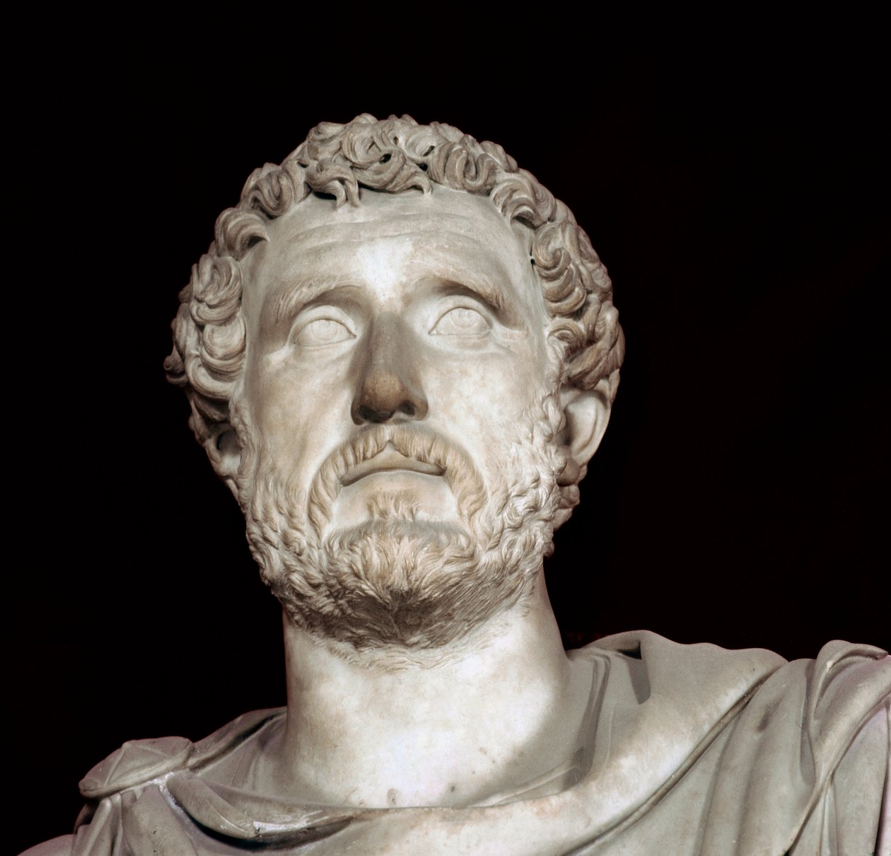 Keisari Antoninus Piuksen (86-181) rintakuva. Näistä Lanuviuksen kylistä. Rooma, Capitoline-museot tekijältä Roman
