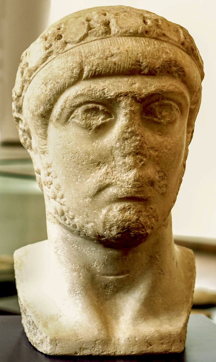 Keisari Gratianuksen rintakuva tekijältä Roman