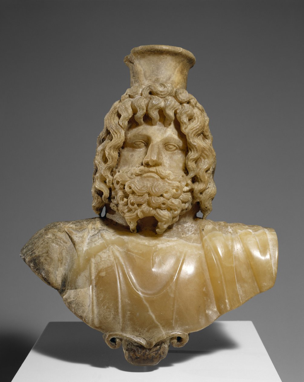 Serapisin rintakuva, 100-150 jKr (alabasteri) tekijältä Roman