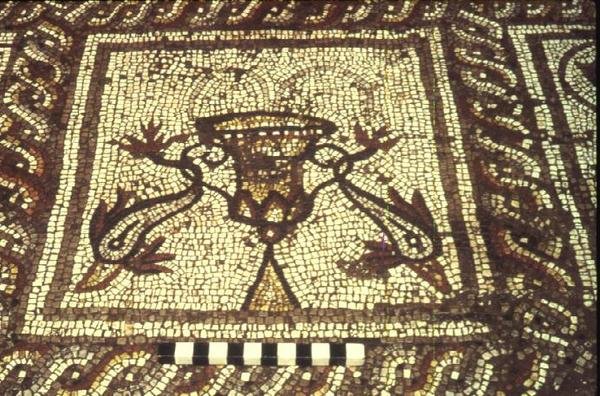 Delfiinin mosaiikki, Insula XXVIII, rakennus 3, 2. vuosisadalla eKr. (mosaiikki) tekijältä Roman