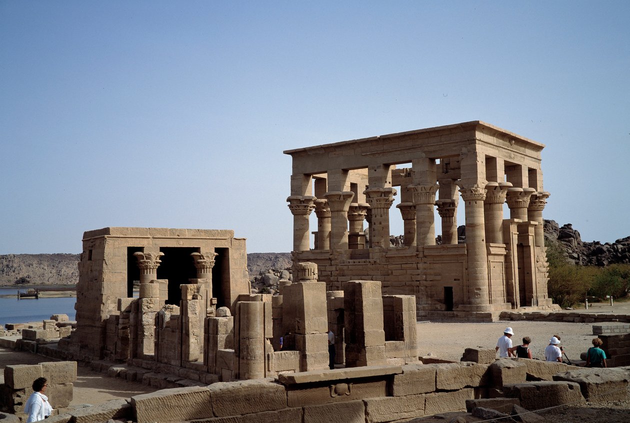 Egyptin antiikin: Rooman keisarin Marcus Ulpius Trajanuksen (Trajanus tai traiano) kioski. 2. vuosisadalla Aswan, Philae. Egypti tekijältä Roman