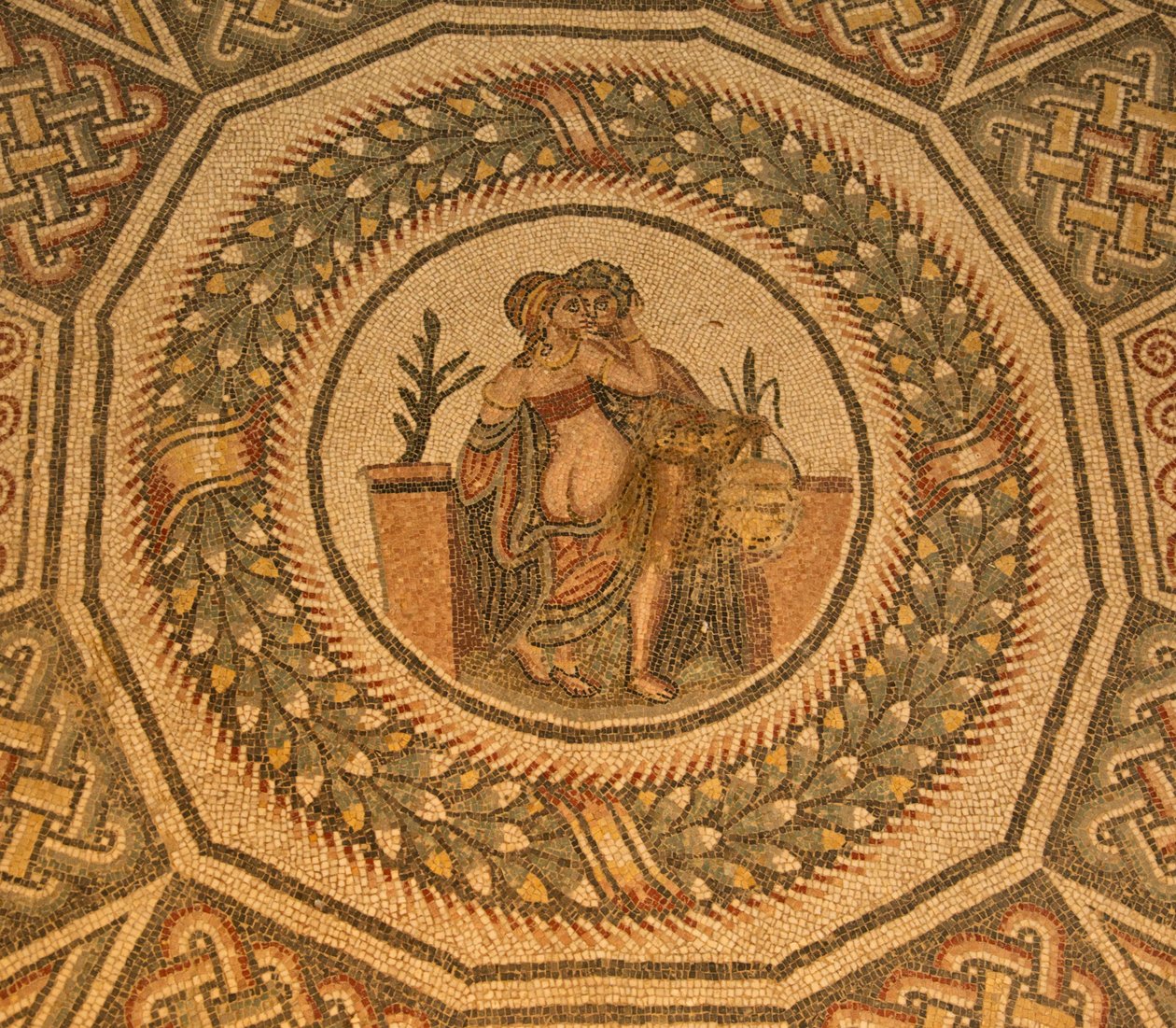 Eroottinen lattiamosaiikki, Villa Romana del Casale, Piazza Armerina, Sisilia, Italia (kuva) tekijältä Roman