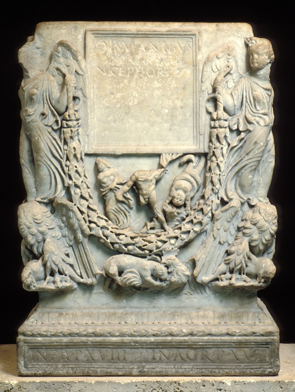 Hautausmonumentti (marmori) tekijältä Roman