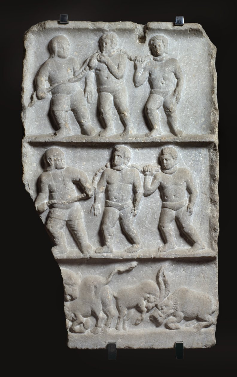 Marmorireliefi 3 rekisterillä: orjat ketjuissa ja eläimet, n. 200 jKr (marmori) tekijältä Roman