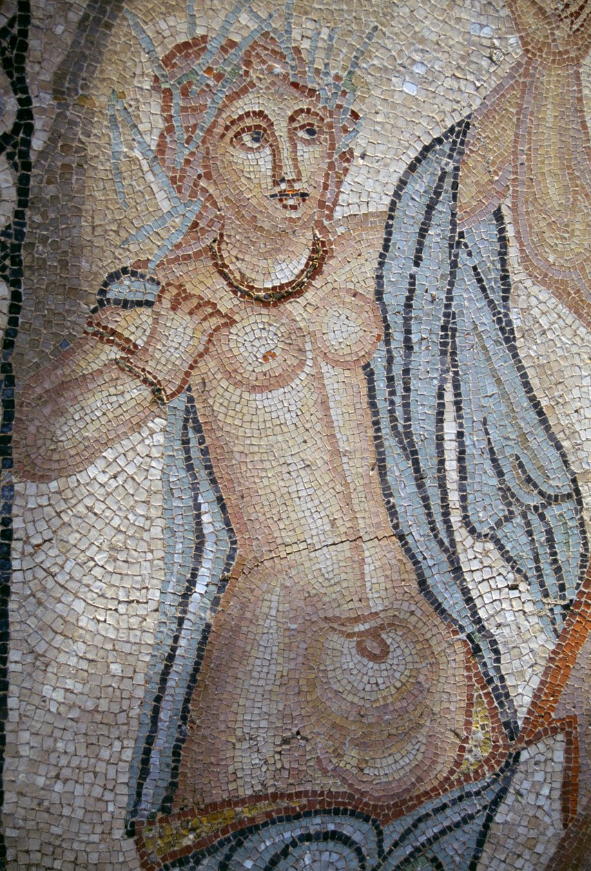 Nymfi, yksityiskohta Nymfien tekemästä Hylaksen sieppauksesta, mosaiikki Venuksen talossa roomalaisessa Volubilisin kaupungissa (UNESCOn maailmanperintöluettelo) tekijältä Roman