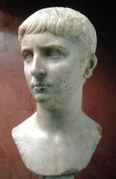 Muotokuva, mahdollisesti Gaius Caesarista (20 eKr. - 04 jKr.) (tiukkaraeinen marmori) tekijältä Roman